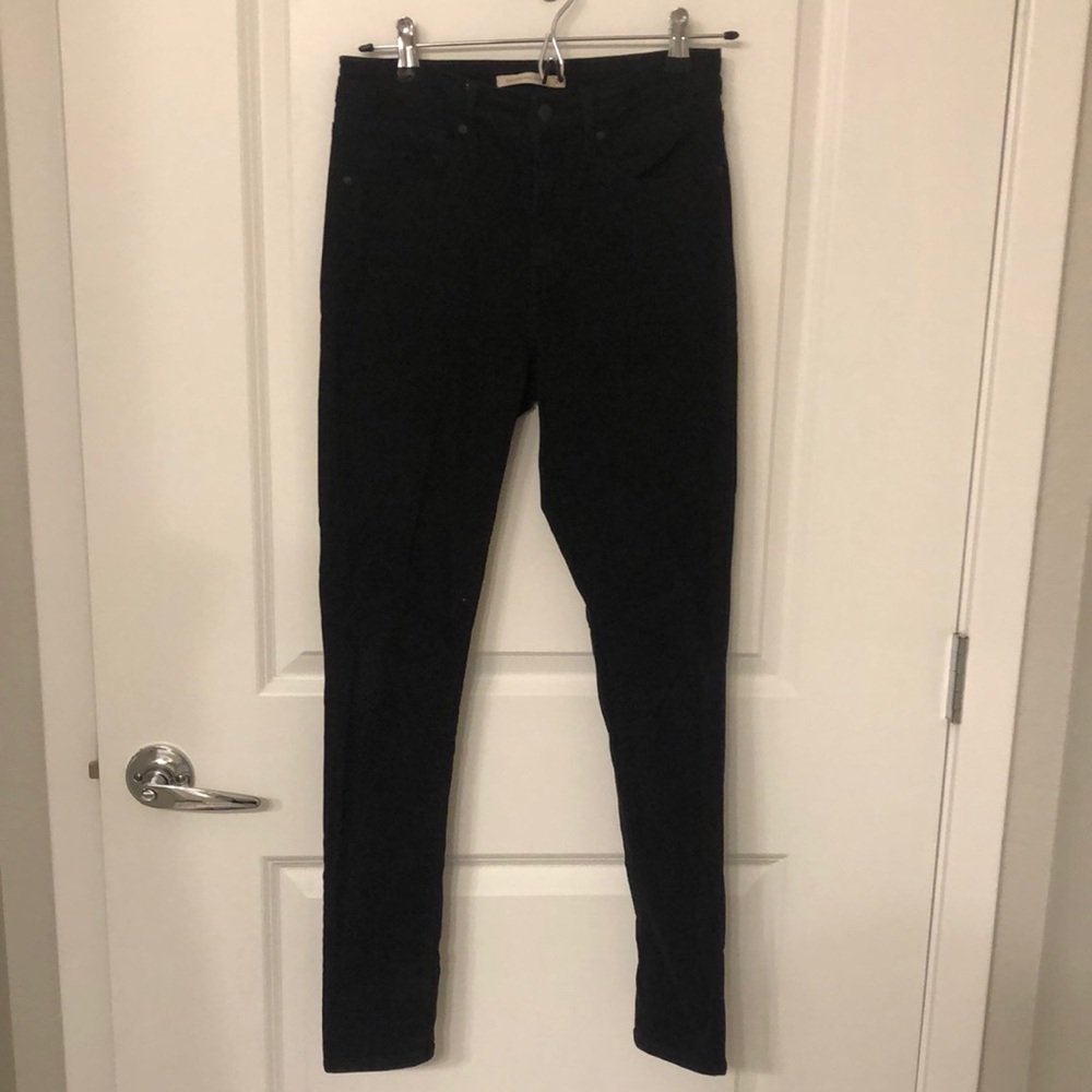 Levi’s high rise black Jeans